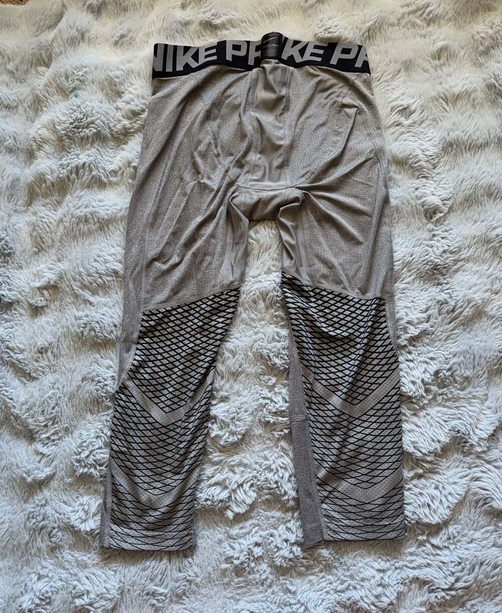 Nike Pro Men's 3/4 Grey Compression Tights with Lattice Graphic - Picture 3 of 4